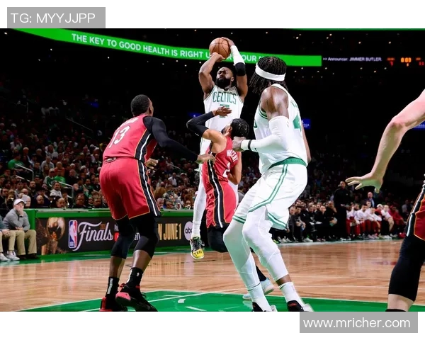 热火与凯尔特人2020年半决赛精彩直播回顾与分析